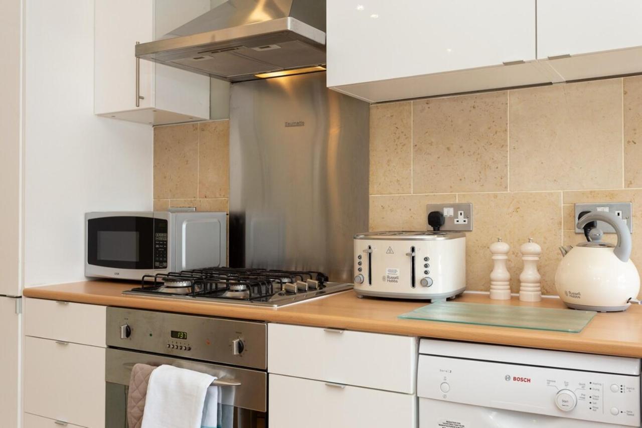 Quaint 2 Bedroom Flat - 9 Minutes Walk To Vauxhall Tube Londra Dış mekan fotoğraf